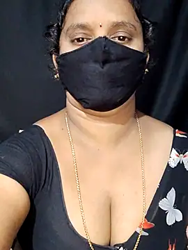 Snapshot of vintage-vibs chatting on 10.03.25 vintage-vibs online show from 10.03.25