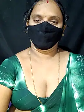 Snapshot of vintage-vibs chatting on 10.04.25 vintage-vibs online show from 10.04.25