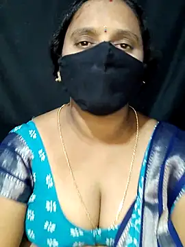 Snapshot of vintage-vibs chatting on 10.05.25 vintage-vibs online show from 10.05.25