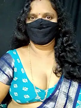 Snapshot of vintage-vibs chatting on 10.05.25 vintage-vibs online show from 10.05.25