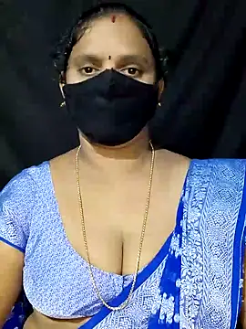 Snapshot of vintage-vibs chatting on 10.08.25 vintage-vibs online show from 10.08.25