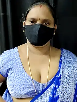 Snapshot of vintage-vibs chatting on 10.15.25 vintage-vibs online show from 10.15.25