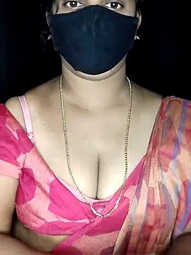 Snapshot of vintage-vibs chatting on 10.28.25 vintage-vibs online show from 10.28.25