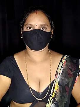 Snapshot of vintage-vibs chatting on 10.31.25 vintage-vibs online show from 10.31.25