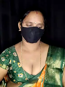 Snapshot of vintage-vibs chatting on 11.02.25 vintage-vibs online show from 11.02.25