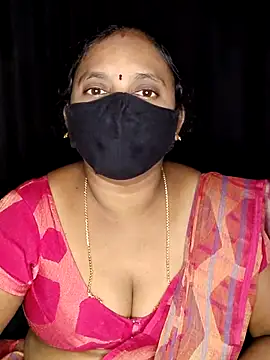 Snapshot of vintage-vibs chatting on 11.07.25 vintage-vibs online show from 11.07.25