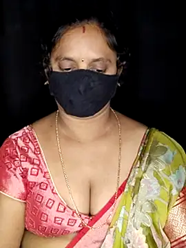 Snapshot of vintage-vibs chatting on 11.12.25 vintage-vibs online show from 11.12.25