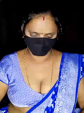 Snapshot of vintage-vibs chatting on 11.23.25 vintage-vibs online show from 11.23.25