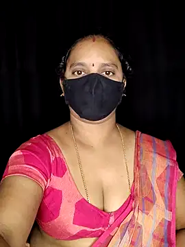 Snapshot of vintage-vibs chatting on 12.04.25 vintage-vibs online show from 12.04.25