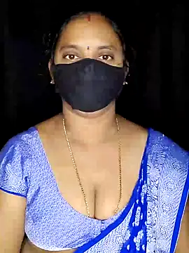 Snapshot of vintage-vibs chatting on 12.14.25 vintage-vibs online show from 12.14.25