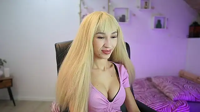 Amai  Liu online show from 11.08.25