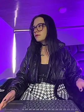 Snapshot of Isabella_21x chatting on 06.19.26 Isabella 21x online show from 06.19.26