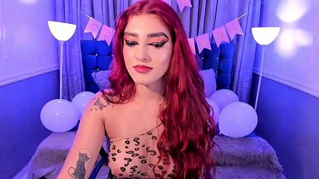 Snapshot of hallsredd chatting on 12.10.24 hallsredd online show from 12.10.24