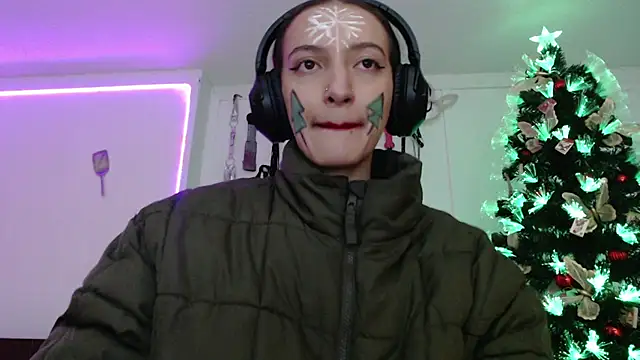 Eloise-brown online show from 12.17.24