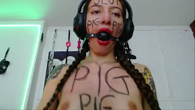 Eloise-brown online show from 01.24.25