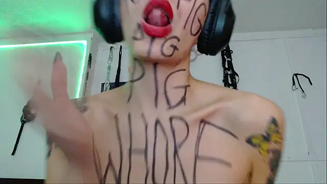 Eloise-brown online show from 02.18.25