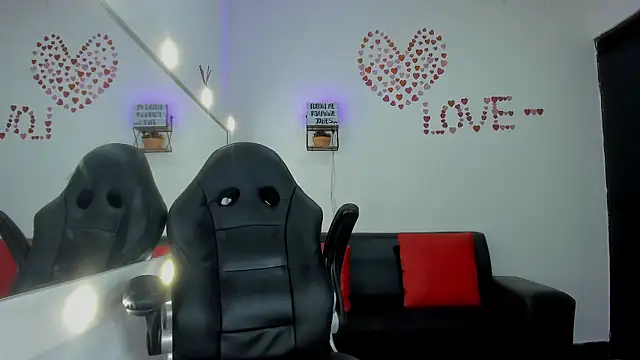 roxanne jones1 online show from 03.18.25