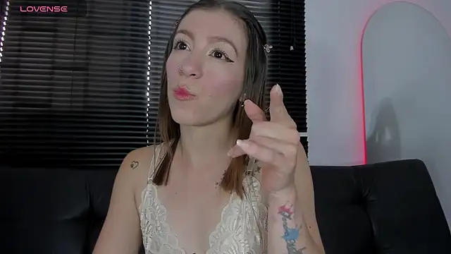 roxanne jones1 online show from 04.22.26