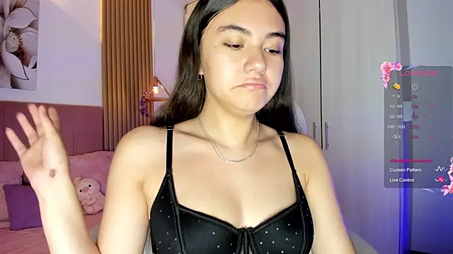 mia nevaeh online show from 04.24.26