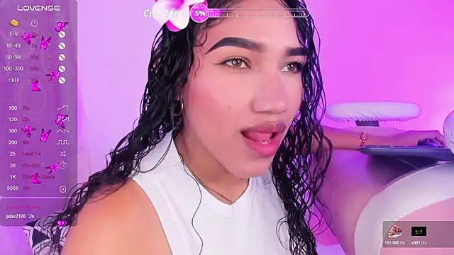 Snapshot of Olivia_fx chatting on 09.22.25 Olivia fx online show from 09.22.25