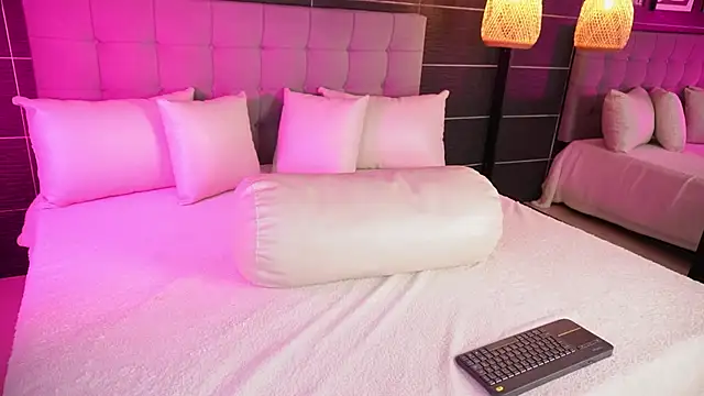 Bella TS  online show from 12.05.24