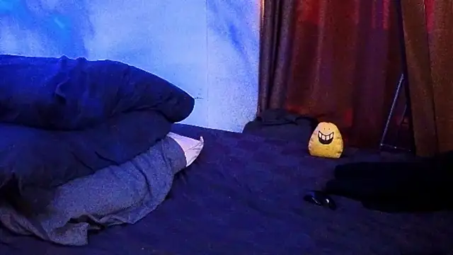 Snapshot of LuvNuk chatting on 01.15.25 LuvNuk online show from 01.15.25