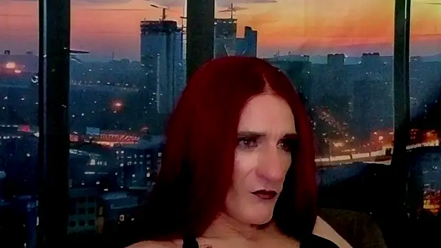 Snapshot of LuvNuk chatting on 09.10.25 LuvNuk online show from 09.10.25