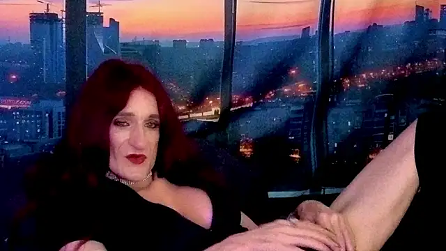 Snapshot of LuvNuk chatting on 09.18.25 LuvNuk online show from 09.18.25