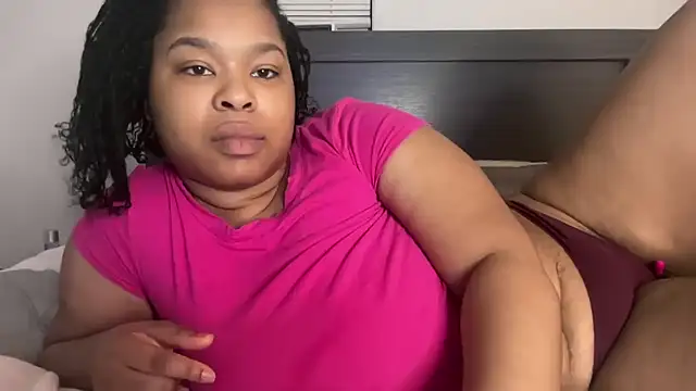 MissAriisback online show from 12.02.25