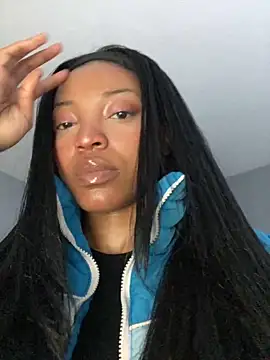 Snapshot of KimiAqua chatting on 12.22.25 KimiAqua online show from 12.22.25