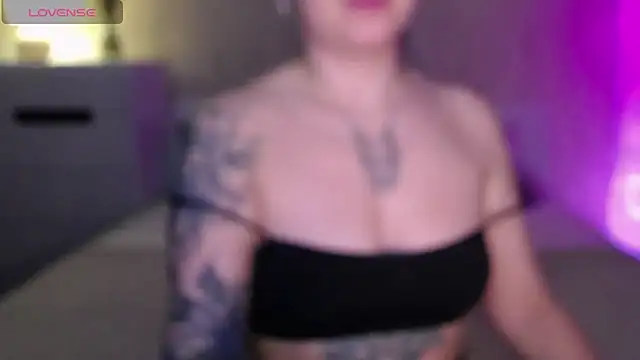 VioletCatt online show from 01.31.25