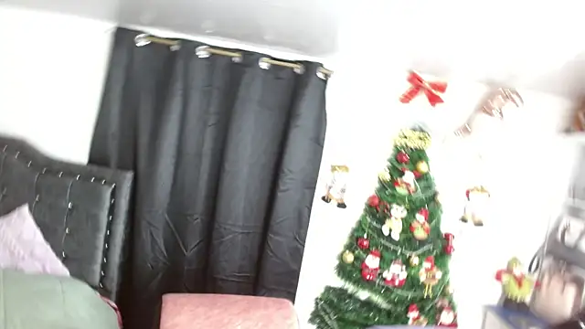 AnnaRosse1 online show from 12.30.24