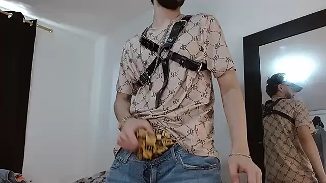 Snapshot of badanyboy chatting on 11.07.25 badanyboy online show from 11.07.25