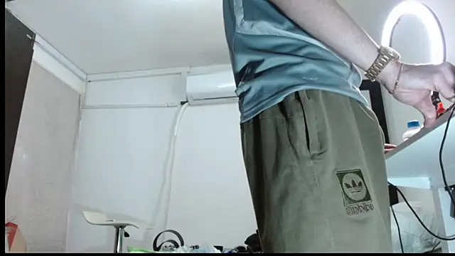 Snapshot of badanyboy chatting on 01.13.26 badanyboy online show from 01.13.26