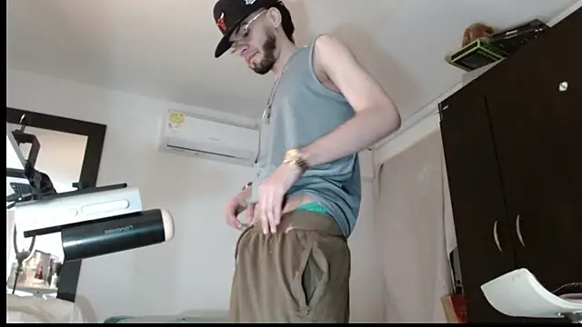 Snapshot of badanyboy chatting on 01.13.26 badanyboy online show from 01.13.26