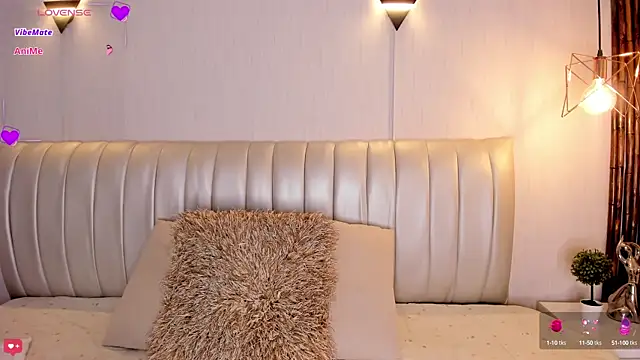 Snapshot of Zuzu_sweet chatting on 09.08.25 Zuzu sweet online show from 09.08.25