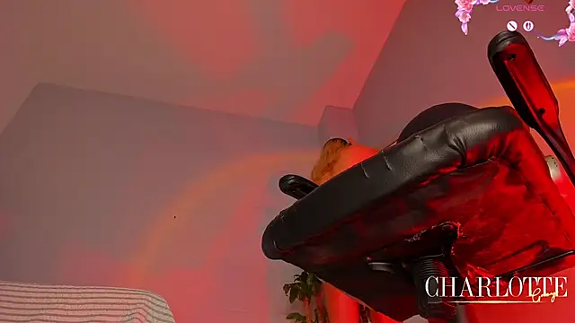 Snapshot of charlotte__grey chatting on 05.22.26 charlotte grey online show from 05.22.26