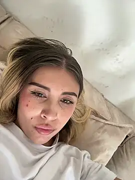 Snapshot of charlotte__grey chatting on 06.28.26 charlotte grey online show from 06.28.26