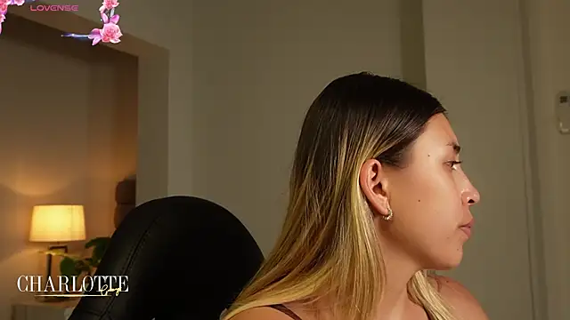 Snapshot of charlotte__grey chatting on 08.01.26 charlotte grey online show from 08.01.26