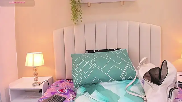 Mia thompson 19 online show from 01.09.26