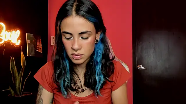 Juanadearco5 online show from 11.13.25