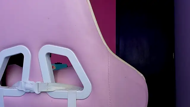 Juanadearco5 online show from 11.19.25