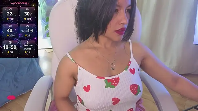 Snapshot of petite_molly_ chatting on 11.08.25 petite molly online show from 11.08.25