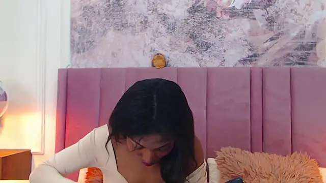 SabrinaDevill online show from 11.28.25