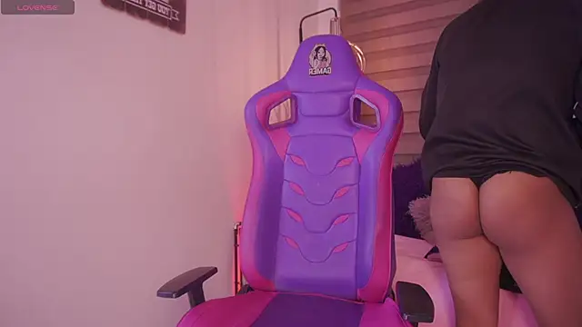 madelyn rose  online show from 11.21.25