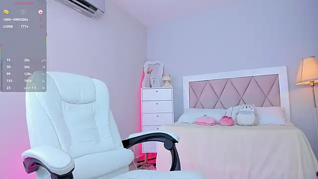 Snapshot of ania_sweet18 chatting on 11.04.25 ania sweet18 online show from 11.04.25