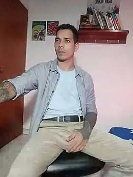 Snapshot of chero_95 chatting on 11.25.25 chero 95 online show from 11.25.25