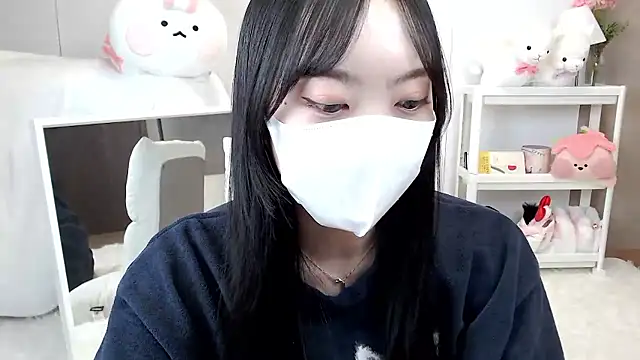 Snapshot of momo_room chatting on 04.10.26 momo room online show from 04.10.26