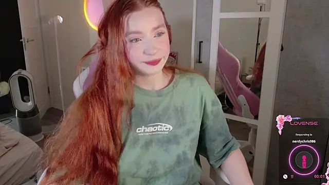 Snapshot of cinnabon_girls chatting on 01.09.26 cinnabon girls online show from 01.09.26