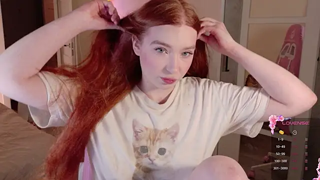 Snapshot of cinnabon_girls chatting on 02.19.26 cinnabon girls online show from 02.19.26